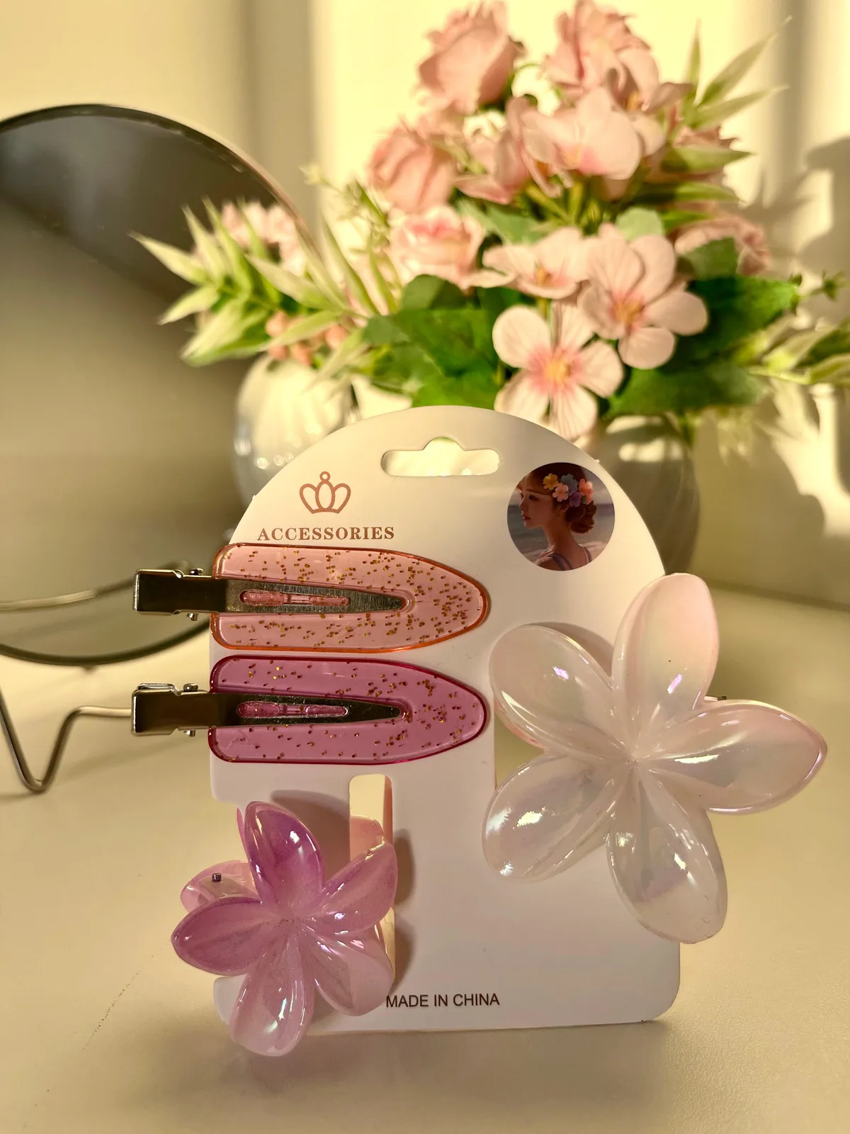 🌸 Kit Presilhas de Cabelo 4 Peças — 2 Clipes + 2 Presilhas de Flor